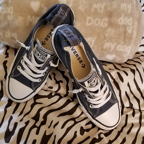 Converse-Chuck Taylor's size 7 blue like new - Picture 1 of 4